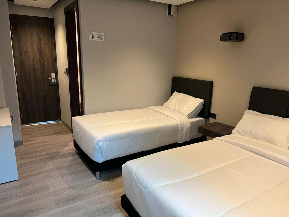 Hotel Htl Bogotá Esterno foto